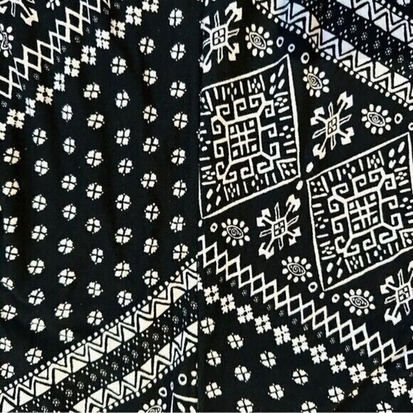 Maurices midi sharkbite hem black and white Jacquard Damask Paisley Size Small - Picture 5 of 8